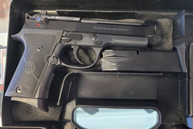 **CONSIGNMENT** Beretta 92X, Original, 4"bbl, (2) 15 Rnd & (2) 13 Rnd Mags, Hard Case